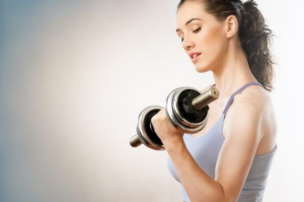Physical exercises with dumbbells will help the process of losing weight 5 kg in 7 days
