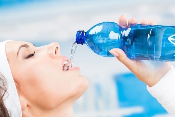 You can get rid of 5 kg of extra weight per week by drinking plenty of water